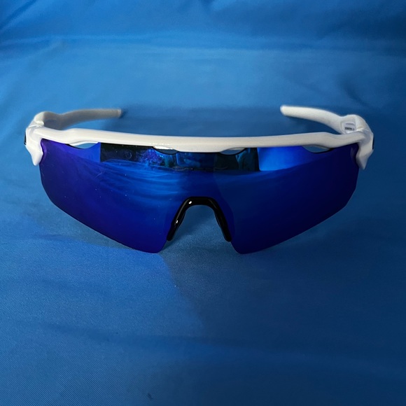 Oakley Blue and White Sunglasses - Picture 3 of 7